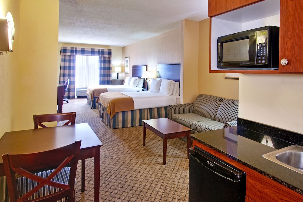 Suite, Multiple Beds - Photo 1