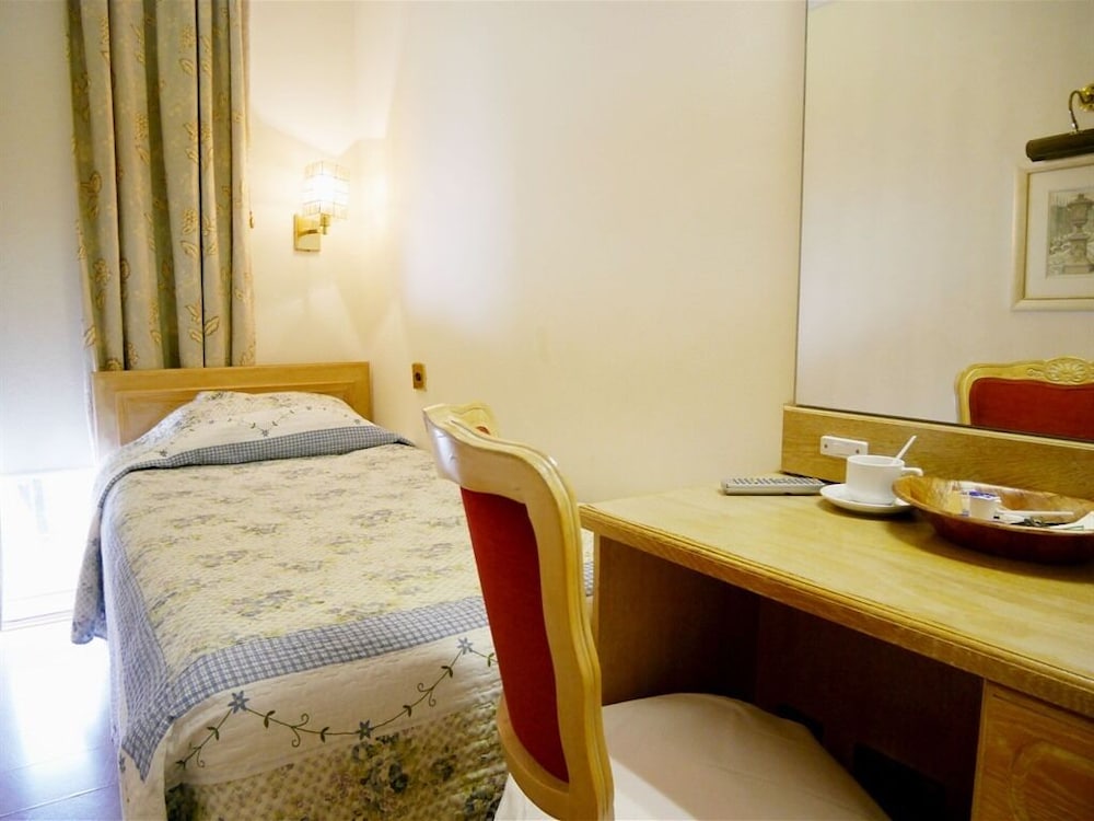 Standard Single Room, Ensuite photo 1
