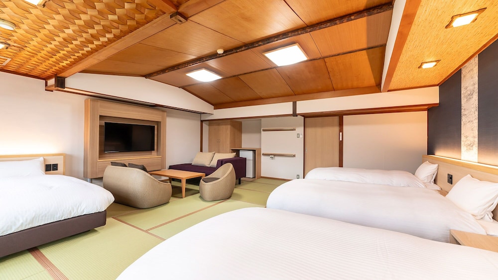 Superior Japanese-Style Bed, Fourth - Shared Bathroom - Non-Smoking