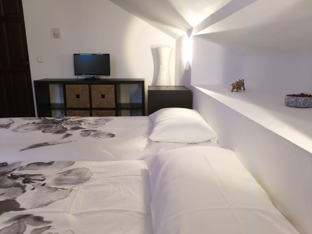 Superior Double Room, 2 Twin Beds - Photo 7