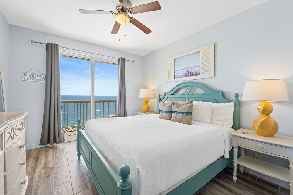 Condo, 3 Bedrooms, Sea View (2106E)
