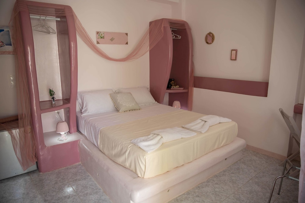 Standard Apartment (Dusty Pink)