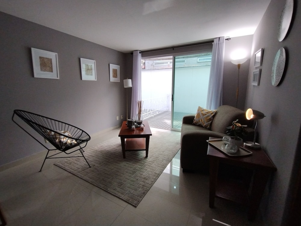 Room, 2 Bedrooms - Photo 6
