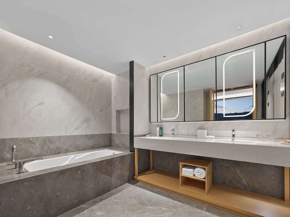 Suite, 1 Bedroom thumbnail 5