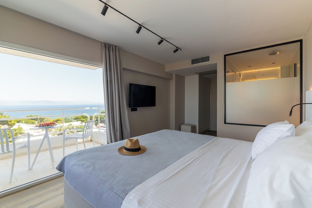 Double Room (Panoramic Sea View) photo 2