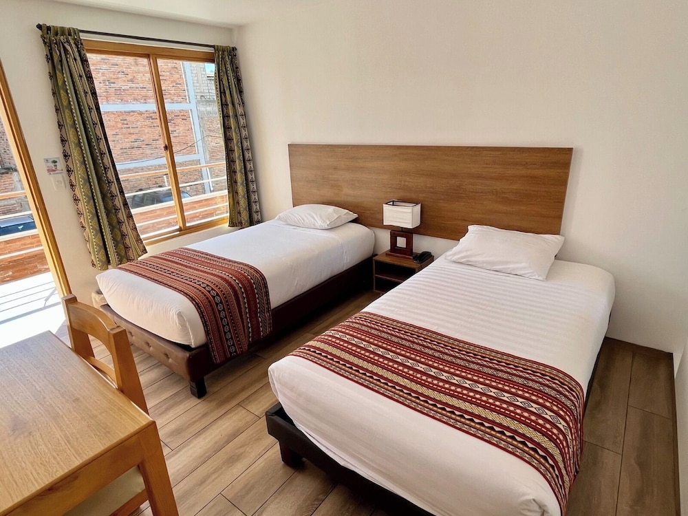 Standard Twin Room, 2 Twin Beds, Private Bathroom