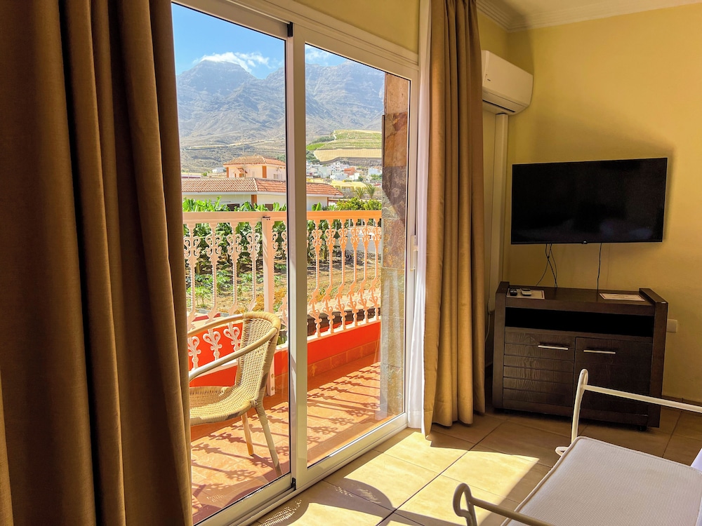 Double Room - Photo 5
