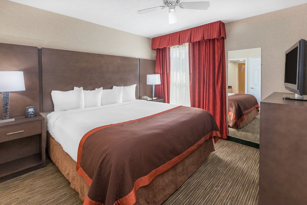 Deluxe Suite, 1 Bedroom, Non Smoking, Kitchenette (One Bedroom) - Photo 1