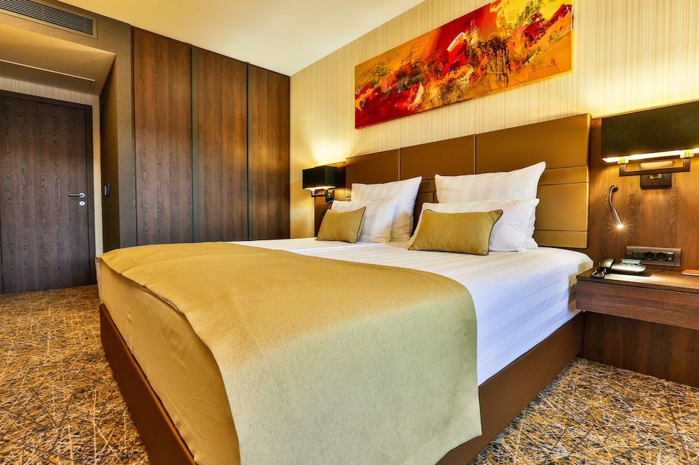 Junior Apartment, 1 King Bed, Sea View photo 2