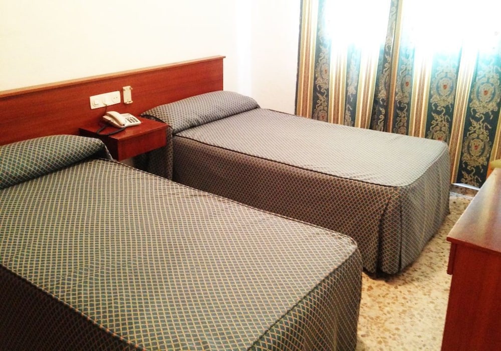 Habitación Doble Básica o con Dos Camas