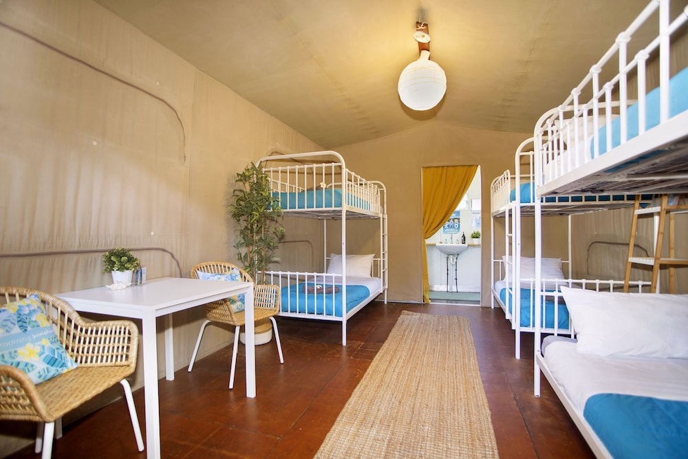 6 Bed Bunk Family Gamping Tent photo 1