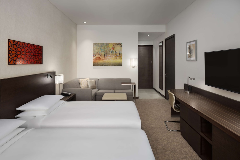 Room (2 Twin Beds and 1 Sofa Bed) photo 1