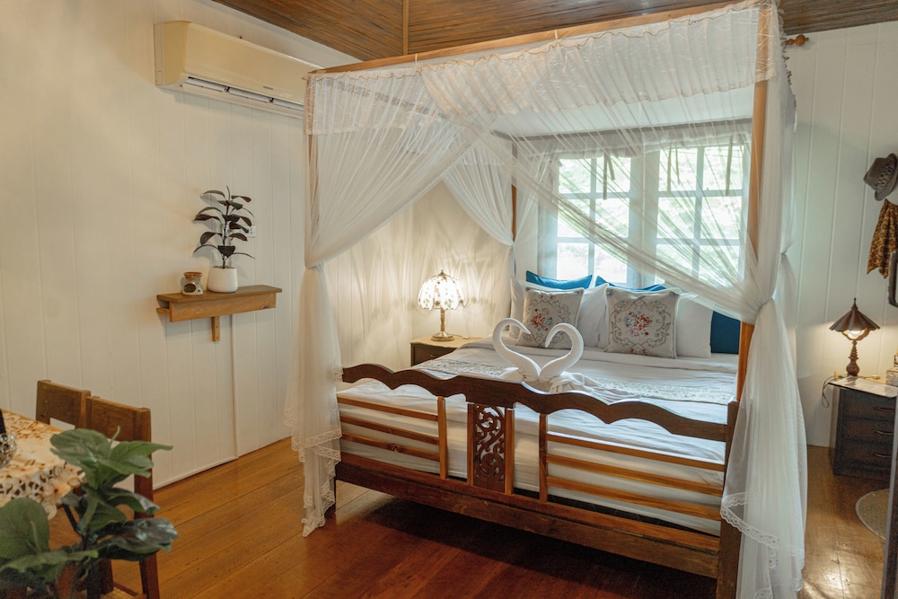 Chan Le Chan Room