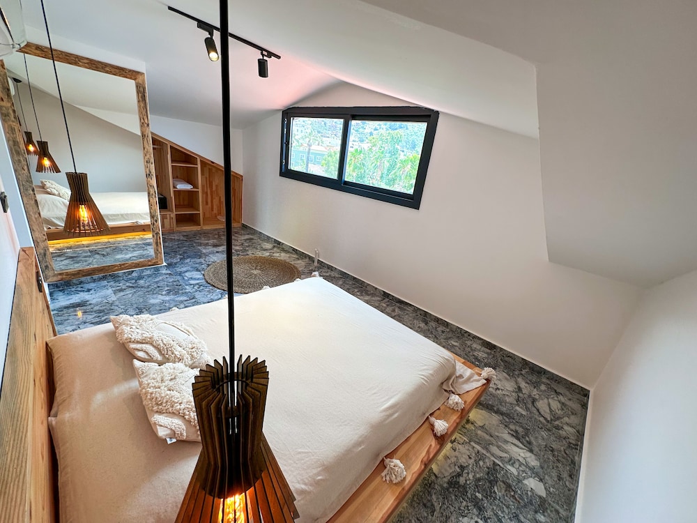 Premium Suite - Photo 14