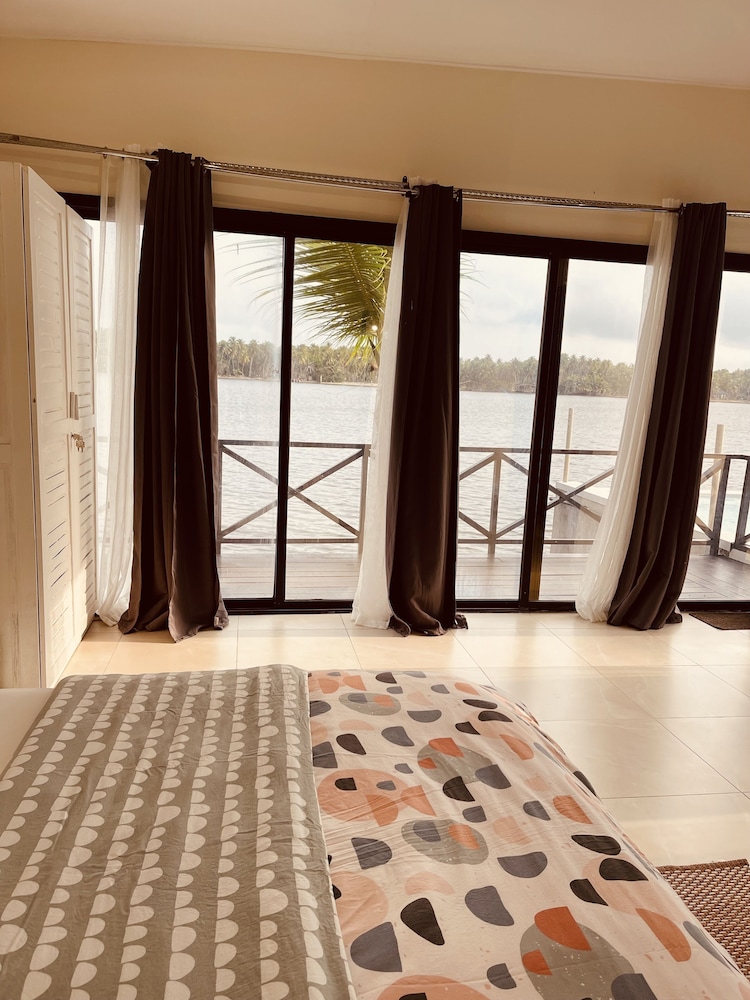 Deluxe Villa photo 1