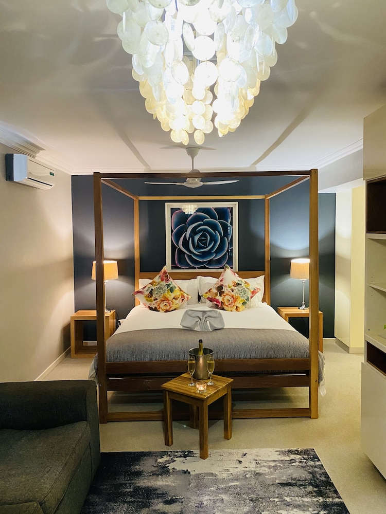 Deluxe Suite photo 3