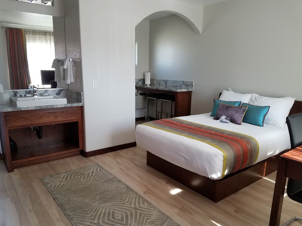 Deluxe Room, 1 Double Bed, Kitchenette photo 1