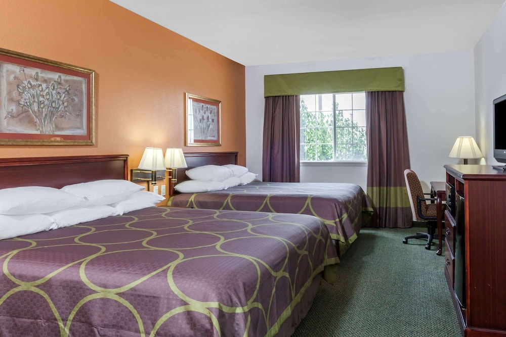 Room, Multiple Beds, Smoking - Photo 1