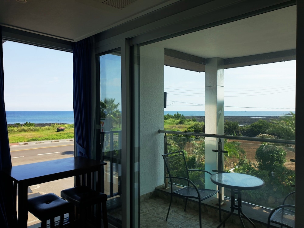 Deluxe Double Room, Ocean View - Photo 3
