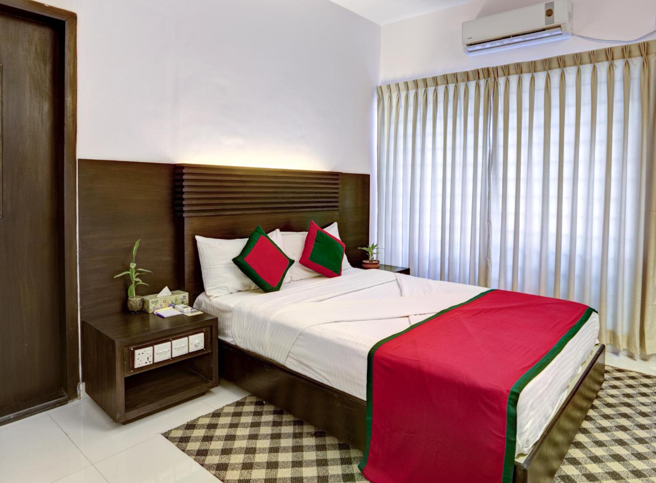 Deluxe Double Room (2 Adults + 1 Child) photo 3