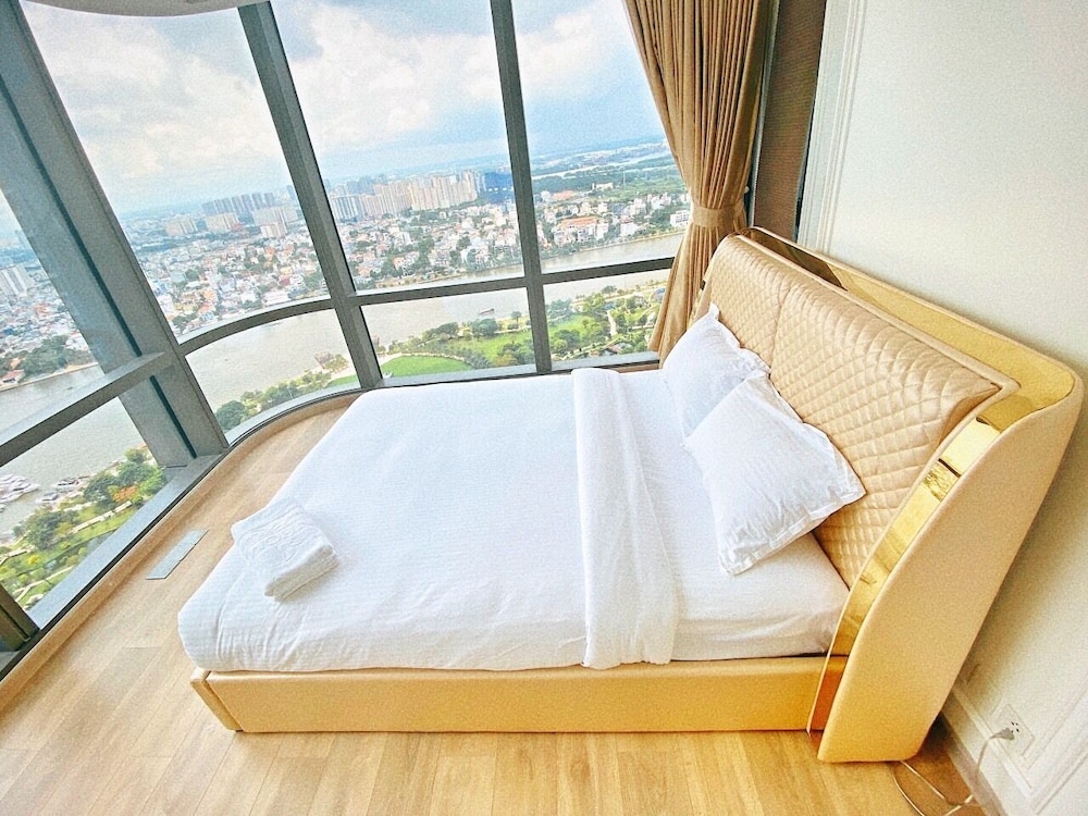 Royal Apartment, 4 Bedrooms, Balcony, River View photo 2