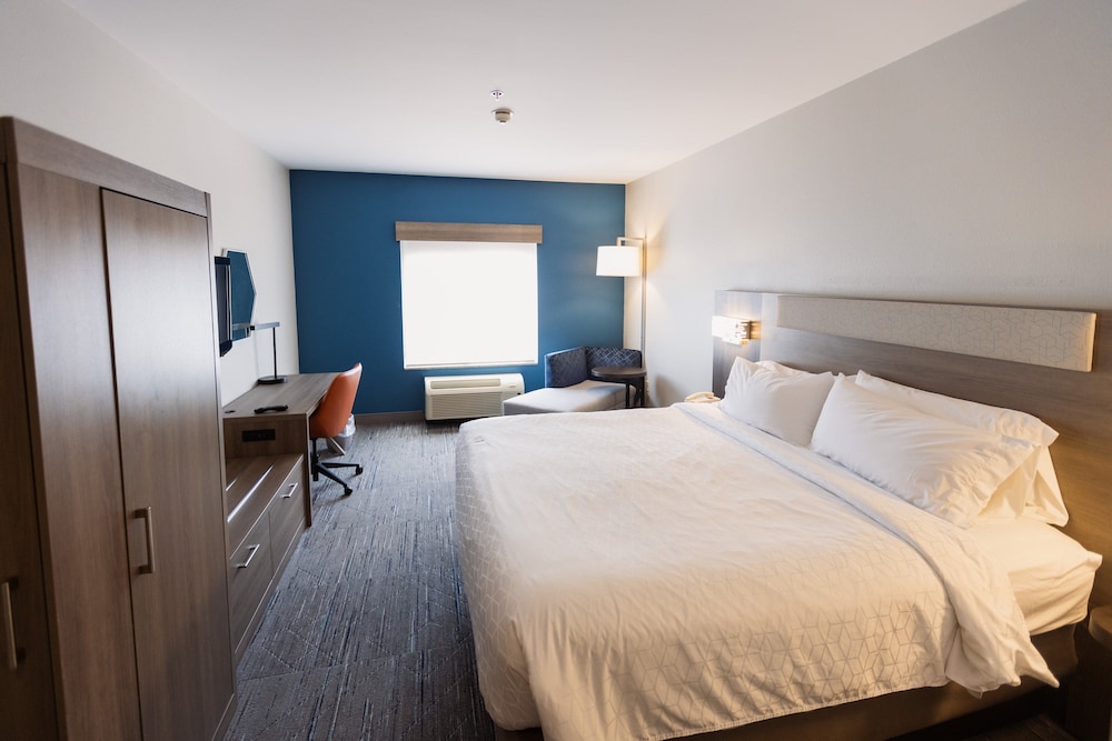 Standard Room, 1 King Bed - Photo 2