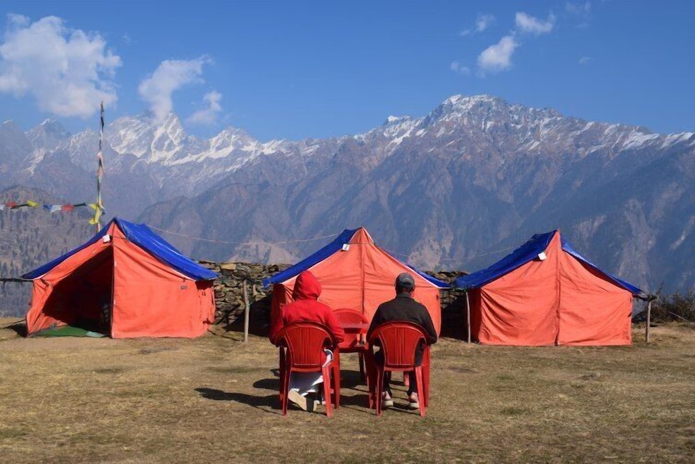 Deluxe Tent photo 3