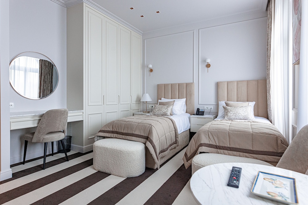 Deluxe Twin Room - Photo 2