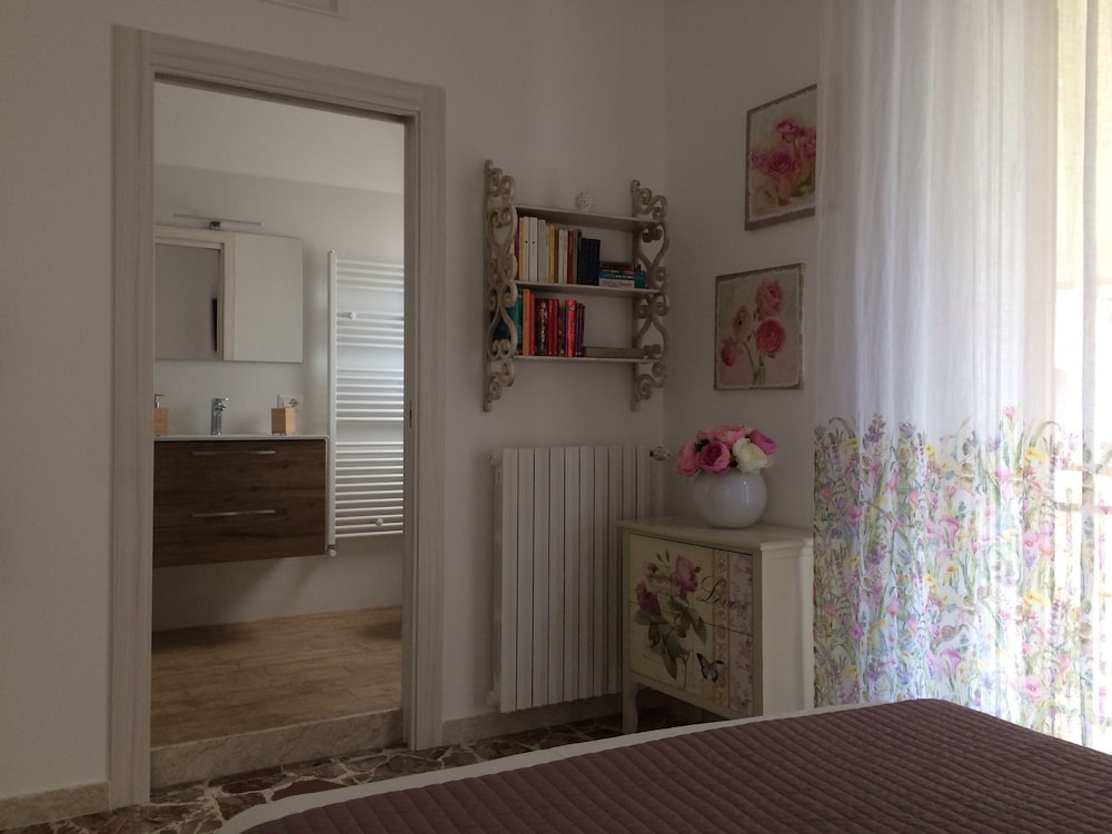 Deluxe Triple Room (Rosa)