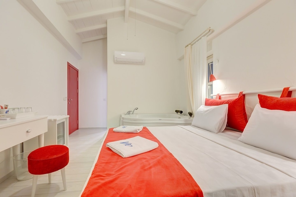 Superior Double Room, Pool View