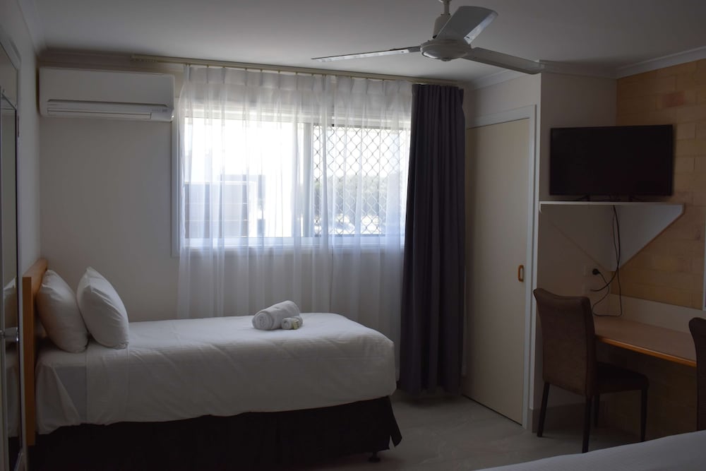 Suite, Multiple Beds, Non Smoking, Balcony - Photo 6