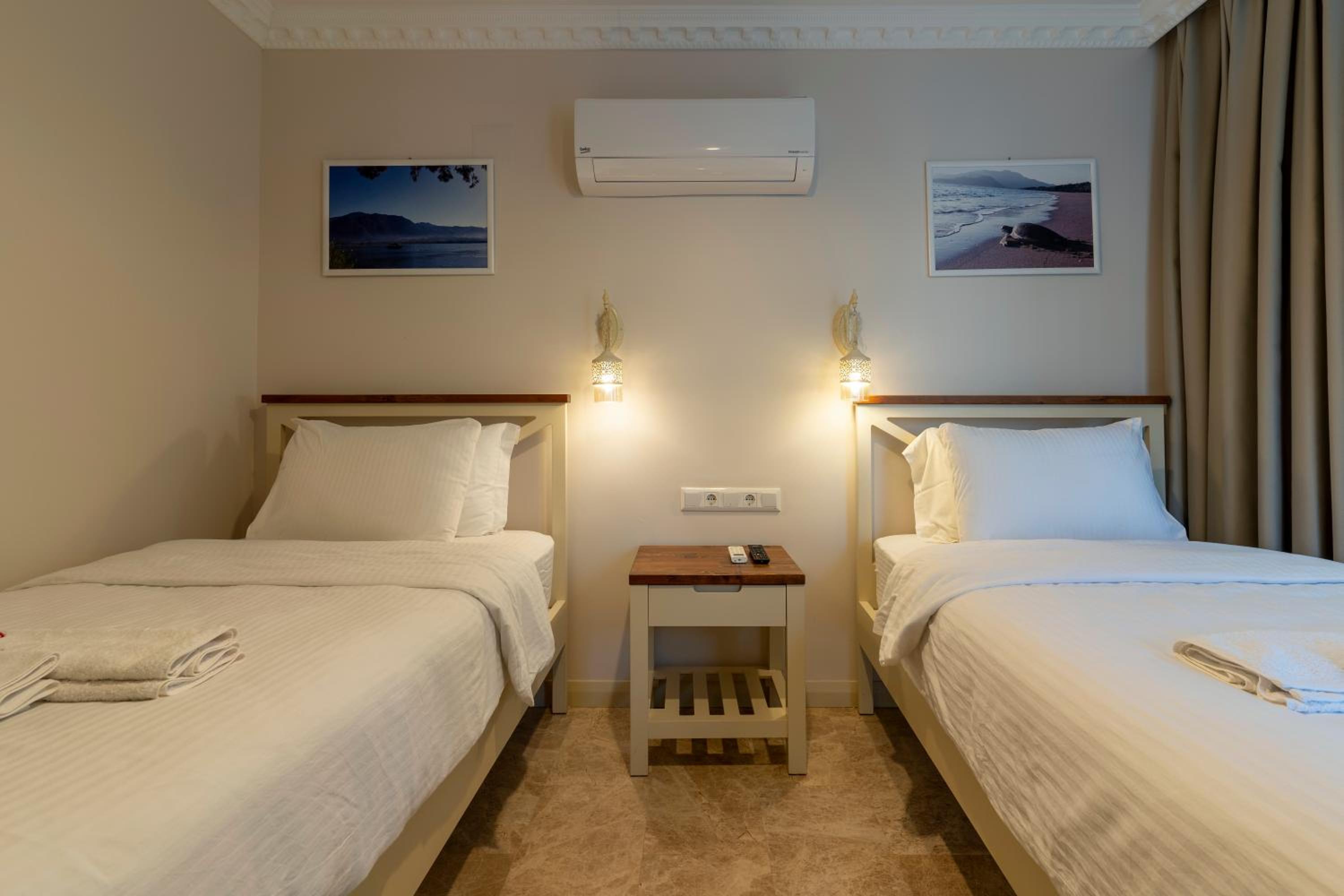 Standard Twin Room with Shared Bathroom
