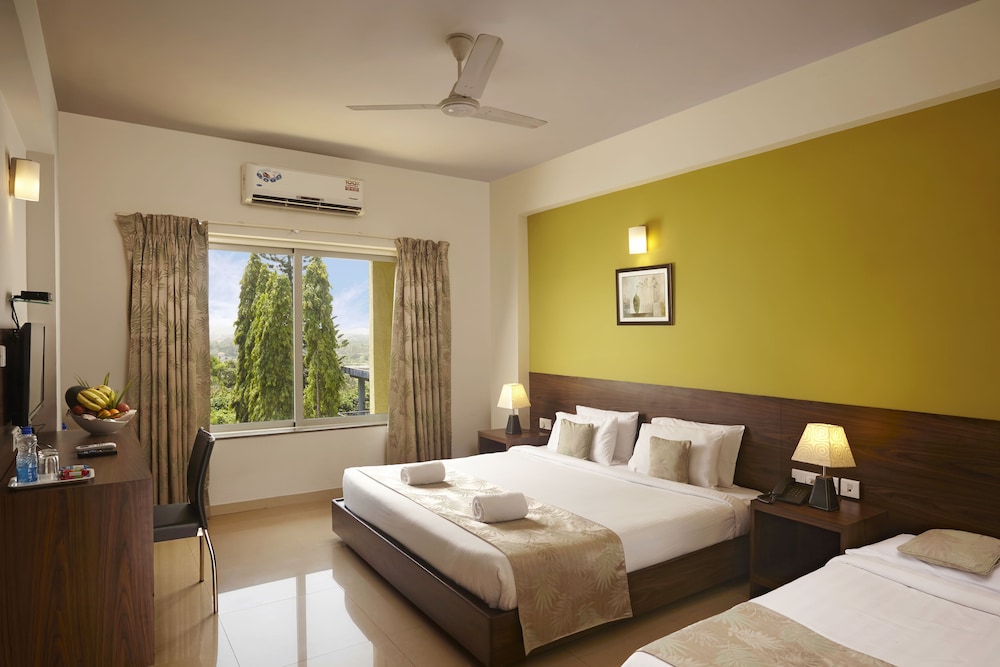 Luxury Triple Room, Multiple Beds, Private Bathroom photo 1