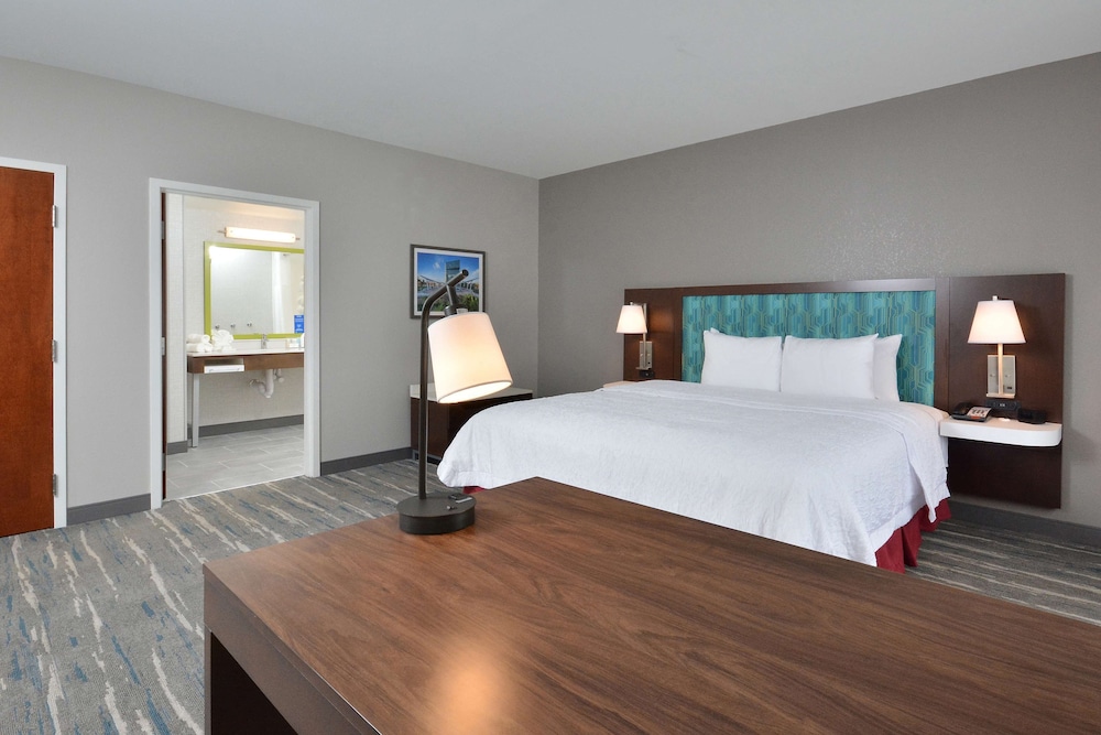 Suite, 1 King Bed, Accessible, Refrigerator & Microwave - Photo 2