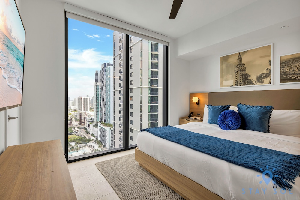 Classic Apartment, 1 Bedroom, Balcony, City View photo 2