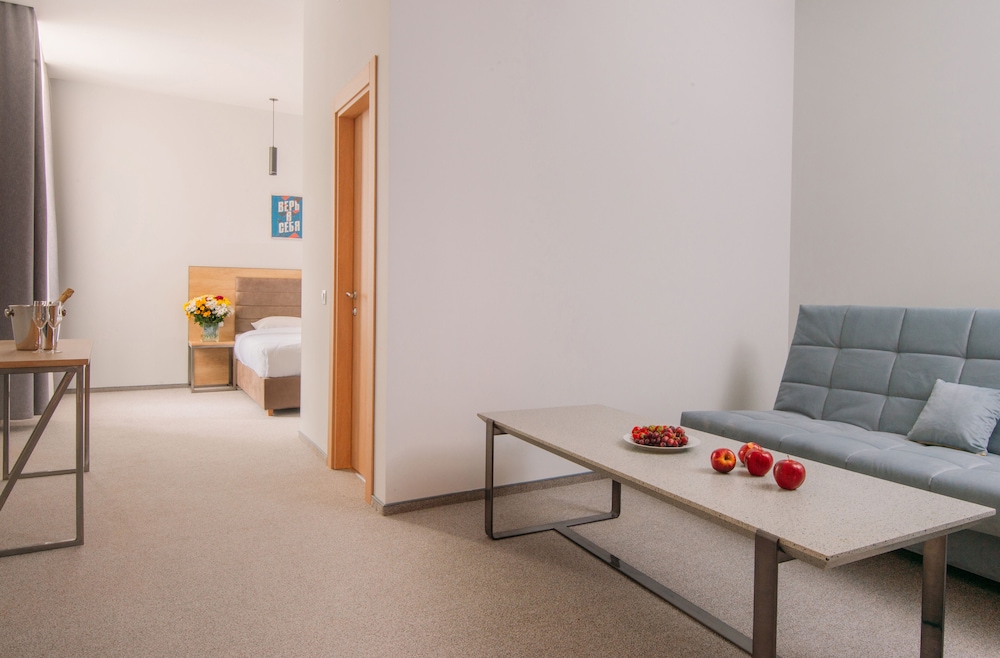 Deluxe Suite (Twin)