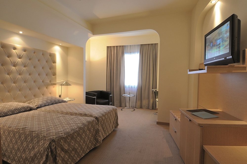 Executive Room, Mountain View - Photo 3