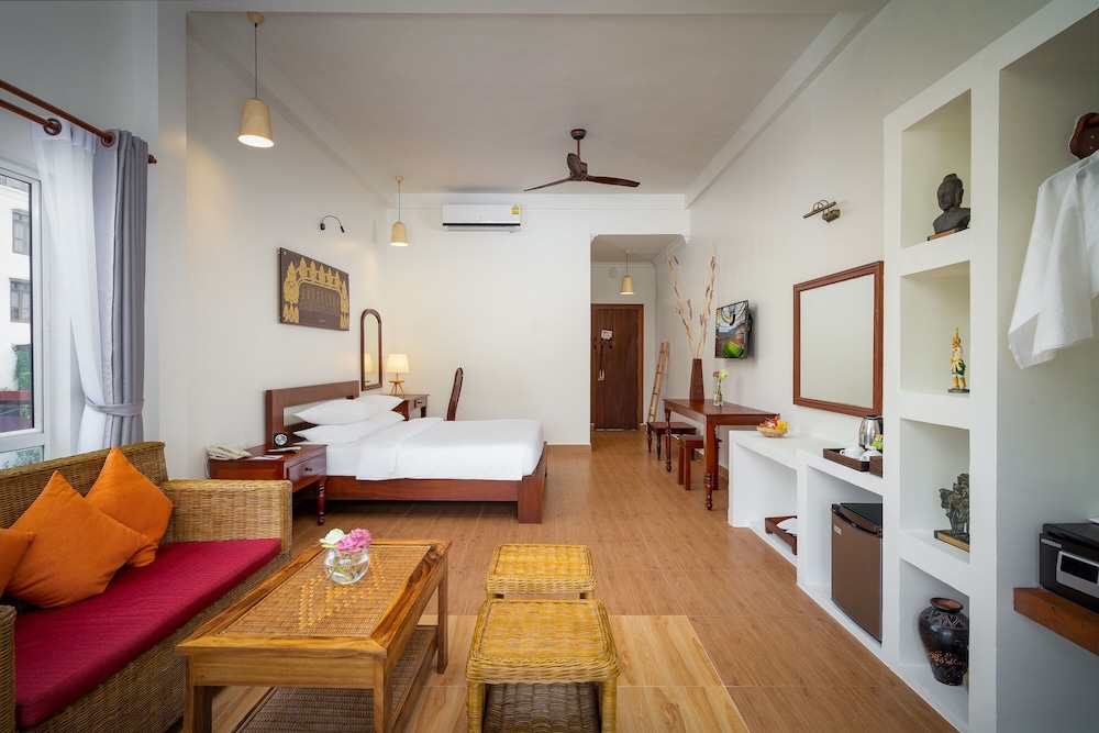 Premier Villa, Balcony, Pool View photo 3