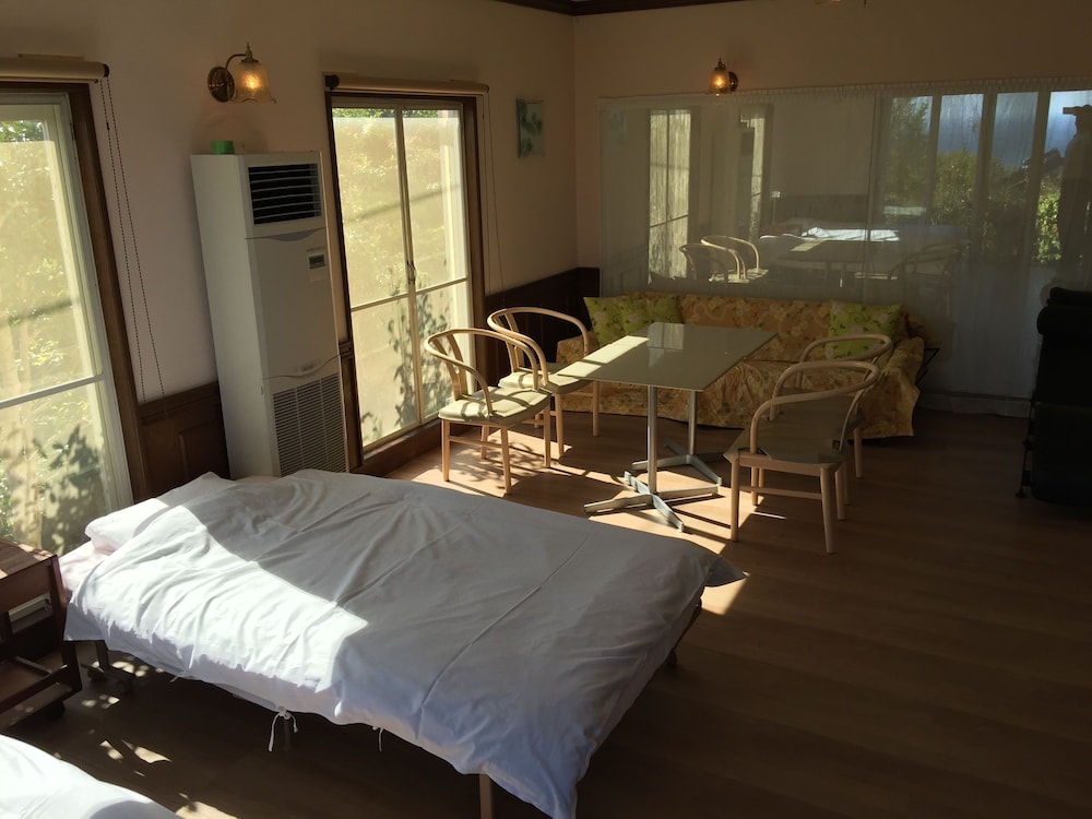 Family Studio, 4 Bedrooms, Ocean View photo 2