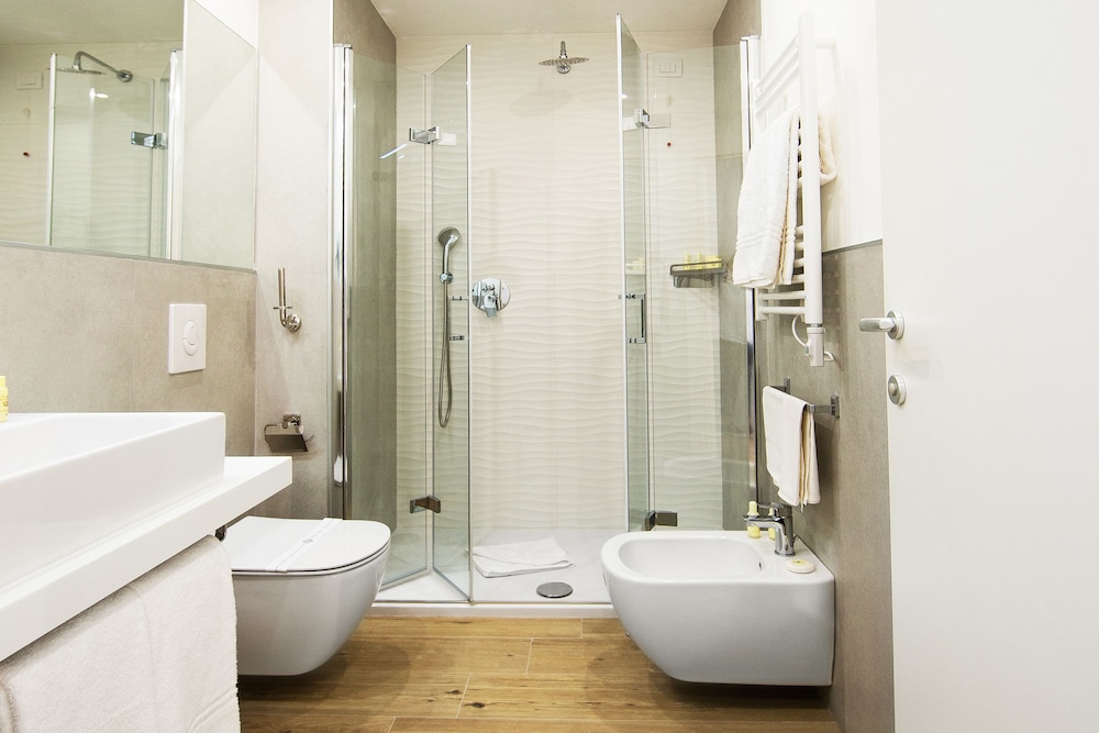 Standard Double Room - Photo 3