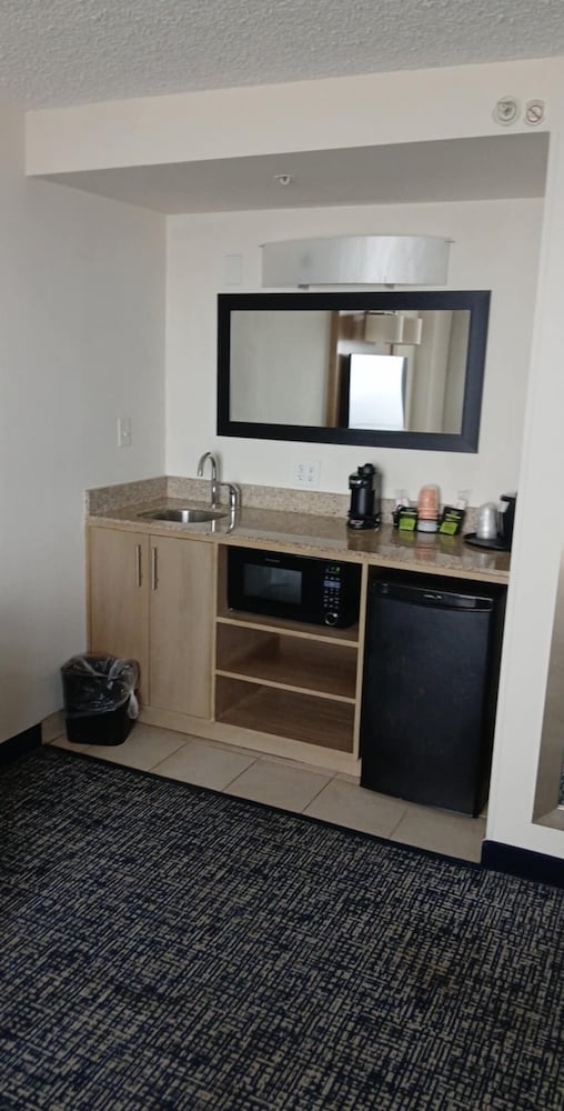 Suite, Multiple Beds, Accessible, Non Smoking - Photo 3