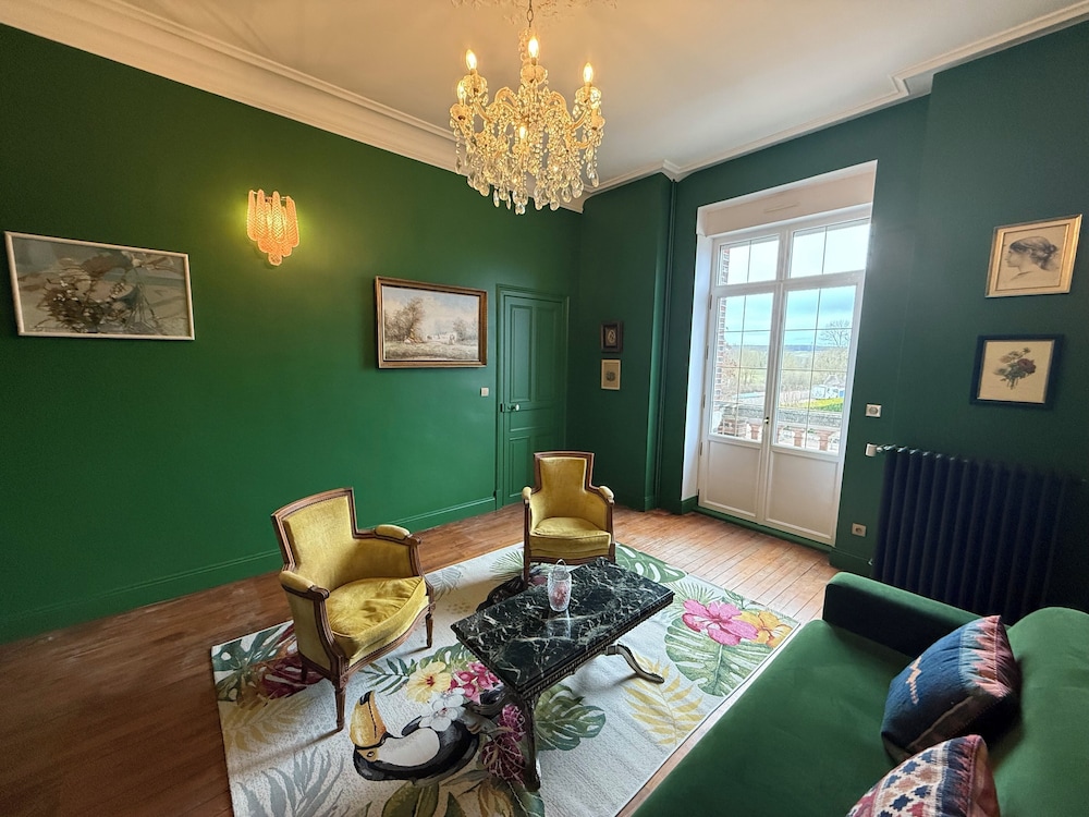Deluxe Suite, City View photo 3