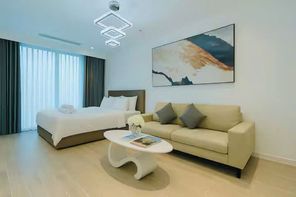 Royal Suite, 1 Bedroom, Club Lounge Access, City View
