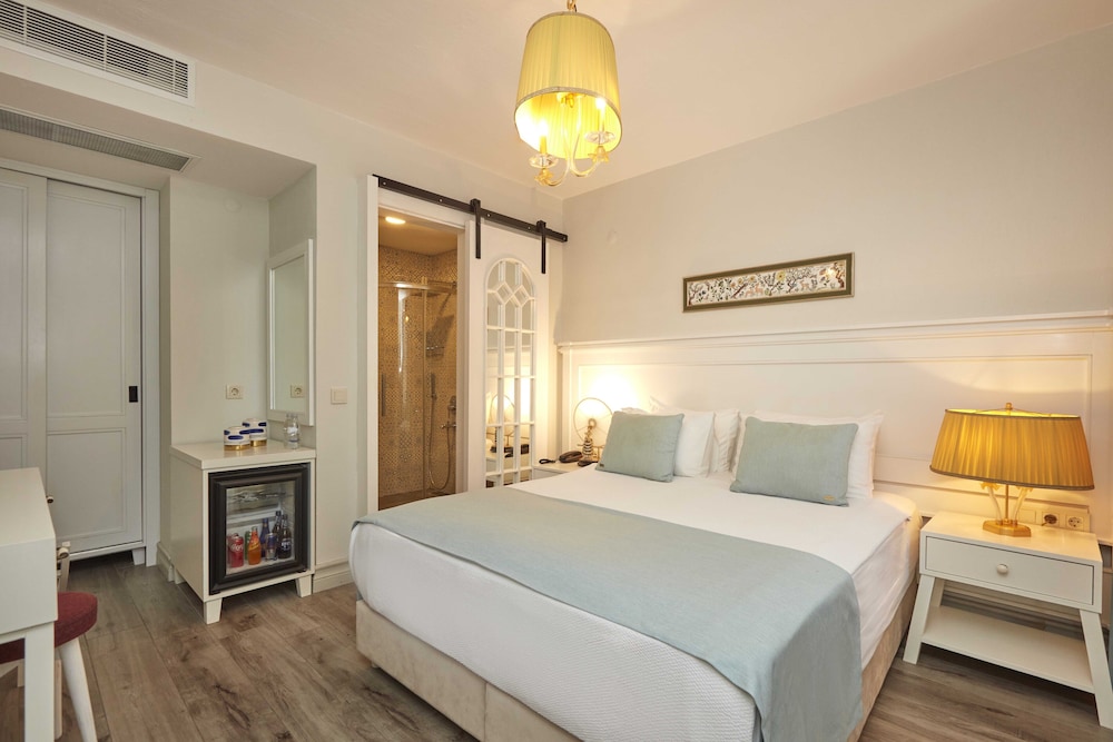 Deluxe Double Room - Photo 1