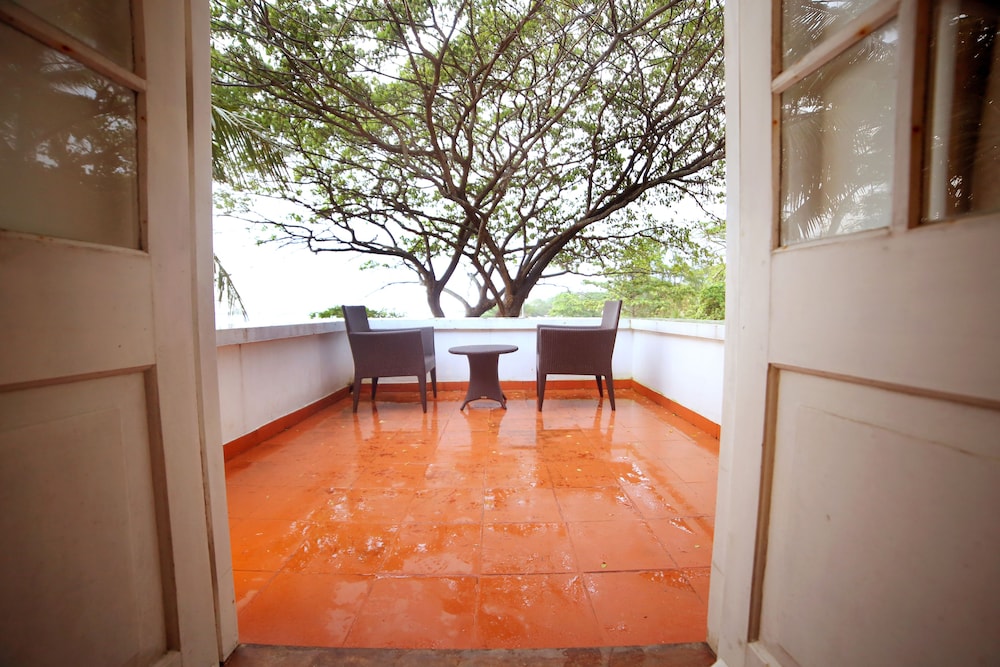 Deluxe Room, 1 Double Bed, Sea View photo 2