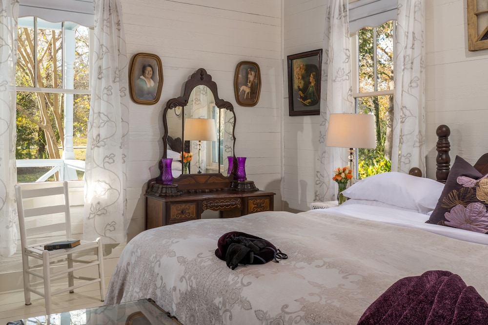 Room, Private Bathroom (Country Garden Cottage) photo 2