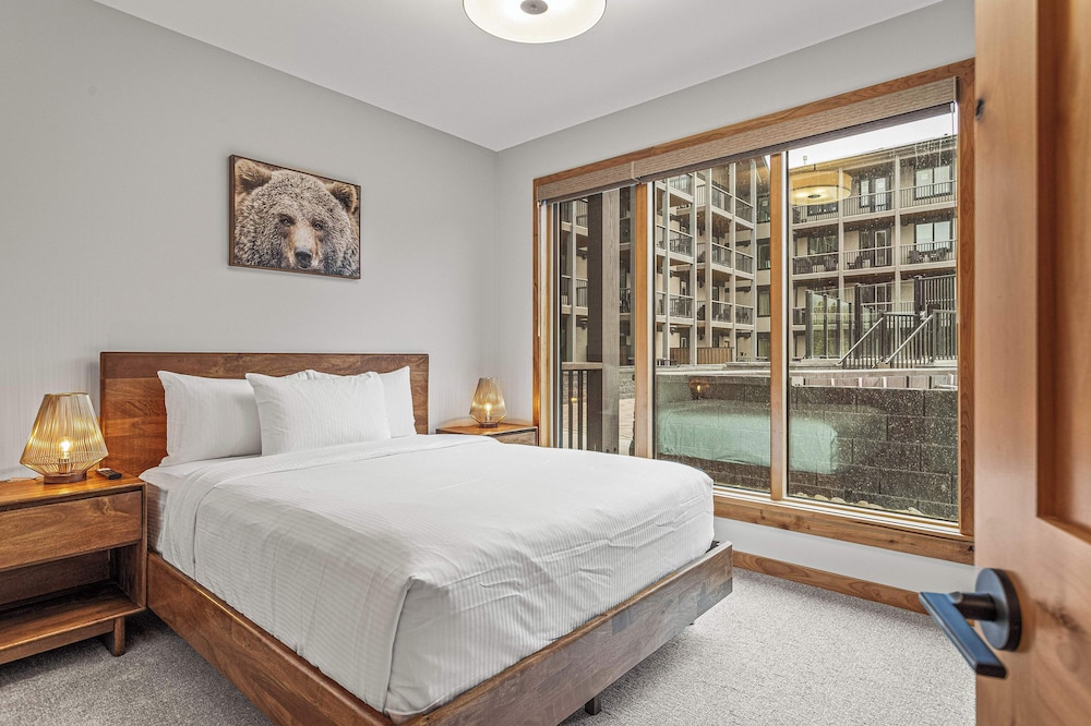 TM110 Three Bedroom Premier Condo