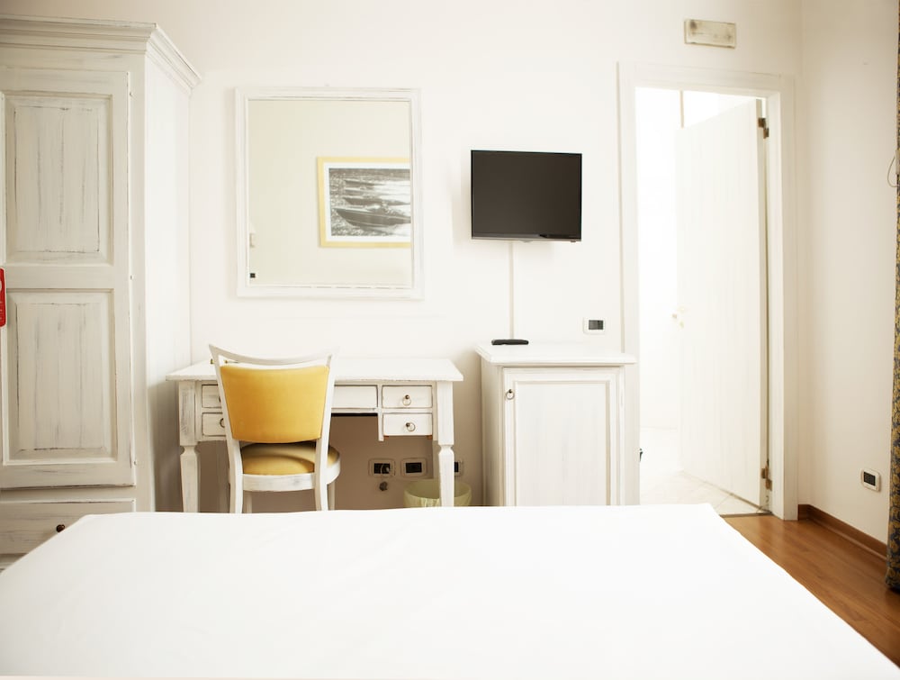 Superior Double or Twin Room, 1 Bedroom, Non Smoking, Lake View photo 1