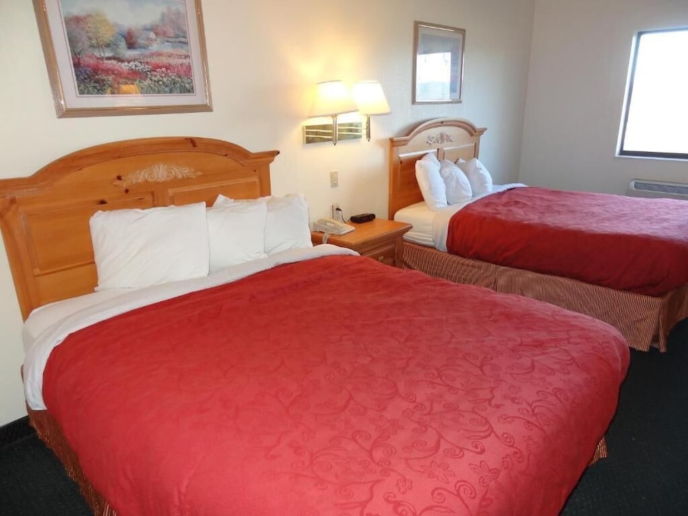 Standard Suite, Multiple Beds, Non Smoking, Refrigerator & Microwave - Photo 1