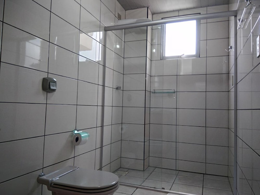 Triple Room, 3 Twin Beds photo 3